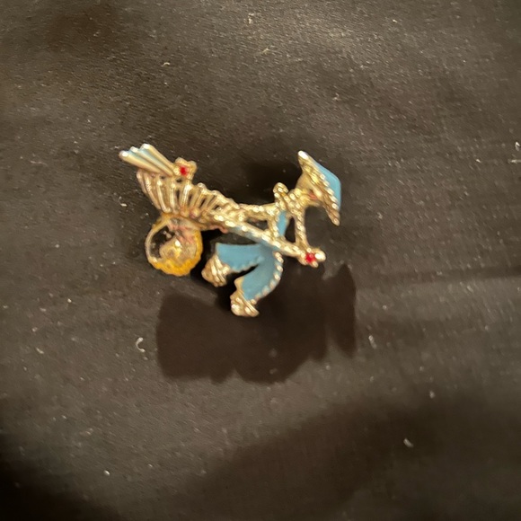 VTG Enamel Asian Man pulling cart brooch. Unsigned. - Picture 3 of 5